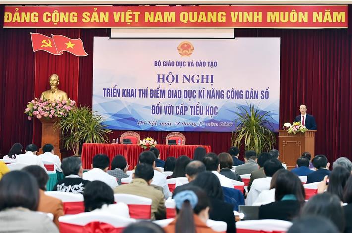 Triển khai thí điểm giáo dục kỹ năng công dân số cấp tiểu học hoi nghi tieu hoc